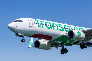 Korfu, Yunanistan - 7 Haziran 2024: Transavia France Boeing 737-800 uçağı Yunanistan 'daki Corfu Havaalanında.