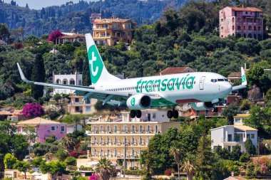 Korfu, Yunanistan - 8 Haziran 2024: Transavia France Boeing 737-800 uçağı Yunanistan 'daki Corfu Havaalanında.