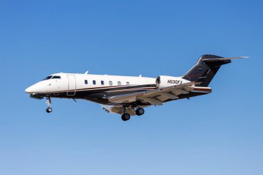 Las Vegas, ABD - 15 Ekim 2024: Flexjet Bombardier BD-100-1A10 Challenger 300 uçağı Las Vegas Havalimanı, ABD.