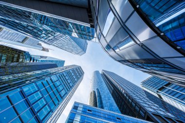 Frankfurt gökdelenleri. Frankfurt, Almanya 'daki modern iş binaları.