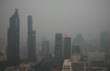 Silom, Bankok-Tayland-14 Ocak 2019 Aeriel hava kirliliği Merkez Bangkok iş alanında yüksek PM2.5. 14Ocak 2019