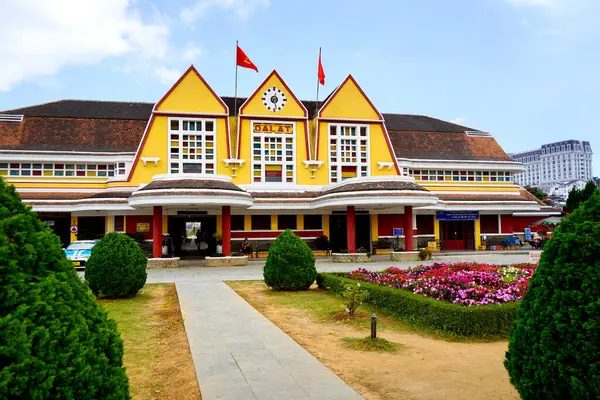 Landmark Station Building Lat Vietnam Rechtenvrije Stockfoto's
