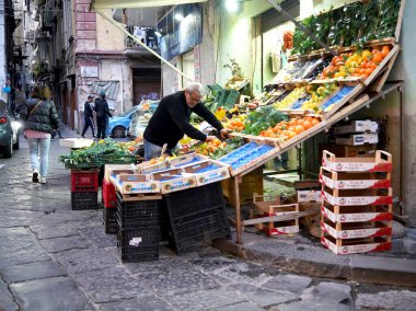 Napoli, İtalya 'da işlek sokaklar