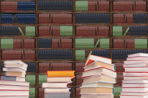 Knihy Stole Knihovně Pozadí Dřevěných Skříněk Knihami Zpátky Školy Vzdělání — Stock fotografie