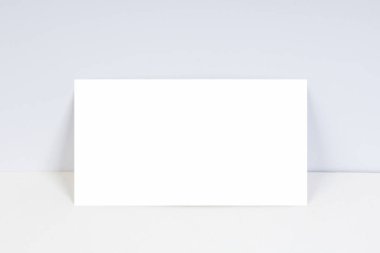 kopyalama alanı ile beyaz arka planda boş kartvizitler