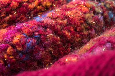 Yünlü yün kazaklar. Bir demet örülmüş kış, sonbahar giysileri, kazaklar, örgü giysileri, metin için yer.