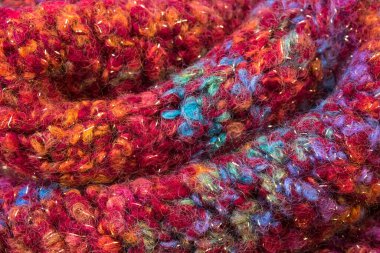 Yünlü yün kazaklar. Bir demet örülmüş kış, sonbahar giysileri, kazaklar, örgü giysileri, metin için yer.