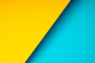 Yumuşak pembe ve yeşil kağıt arkaplanlı. Uzayı metin için kopyala. Üst görünüm