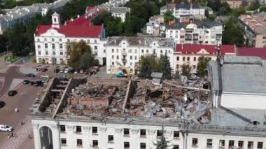Rusya Federasyonu 'nun füze saldırısından sonra Chernihiv' de tiyatro..