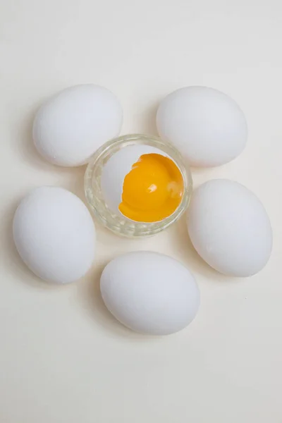 Many Eggs Egg Yolk Shell White Background — Stock Photo, Image