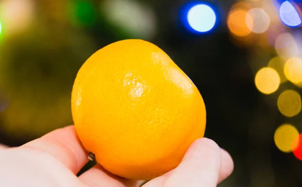 Tangerine Close Hand New Years Multi Colored Garland Background — Stock Photo, Image