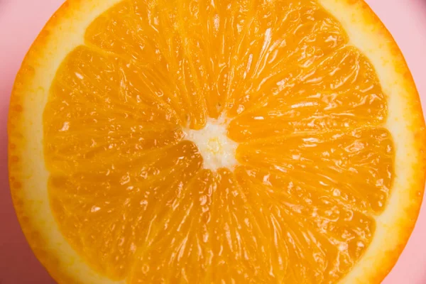 Demi Macro Orange Juteuse Sur Fond Rose Délicieux Fruit Sur — Photo