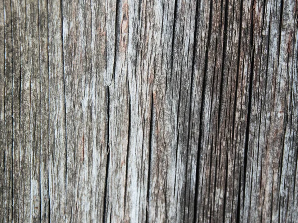 灰色の背景 深い亀裂のある古い木の板 — ストック写真