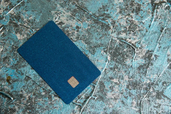 Moderne Kreditkarte Mit Chip Auf Dunklem Hintergrund — Stockfoto