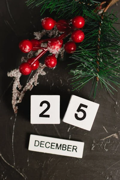 Calendario Madera Flatlay Con Fecha Diciembre Decoración Navidad Sobre Fondo —  Fotos de Stock