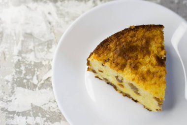 Kuru üzümlü ve vanilyalı lezzetli bir sütlaç..