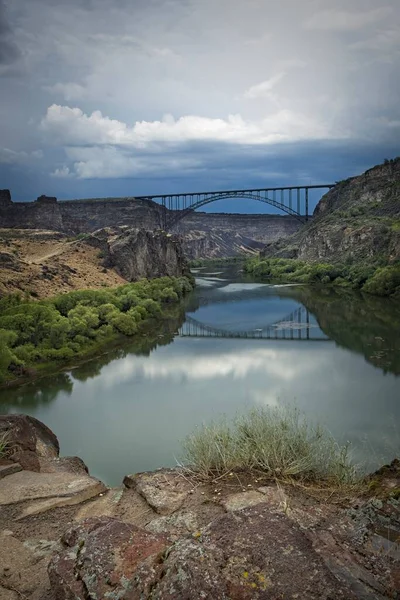 Perrinebron Sträcker Sig Över Den Lugna Ormfloden Twin Falls Idaho — Stockfoto