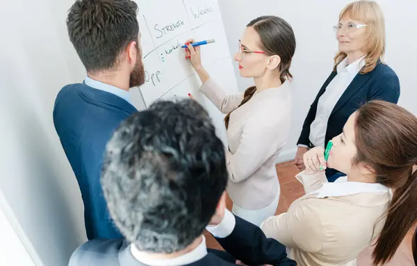 Side View Intelligent Female Business Expert Conducting Swot Analysis Interactive — Stock Photo, Image