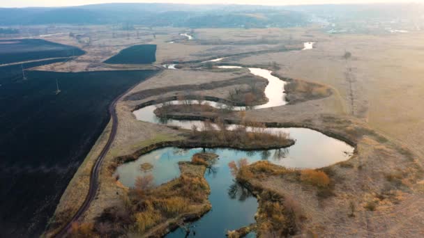 Letecký Pohled Podzimního Údolí Ohybem Řeky Ukrajina — Stock video