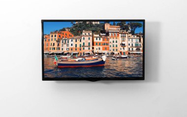 Duvardaki TV monitörü