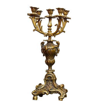 Mum beyaz üzerine izole edilmiş.