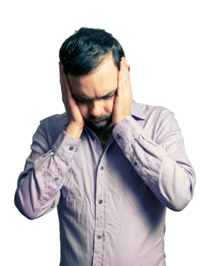 Sakallı adam jestler yapar.