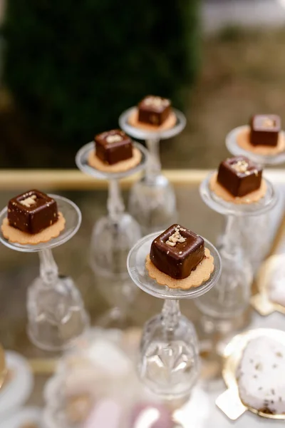 Vynikající Svatební Recepce Sladkosti Bar Dezert Bílou Čokoládou Cukrem — Stock fotografie