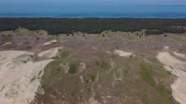 Curonian 'daki ölü kum tepeleri ulusal parkı, Neringa' yı, Litvanya 'yı, UNESCO mirasını, hava manzarasını 