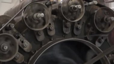 Wheels Tarihi yünlü değirmen ekipmanları çalışıyor, Litvanya