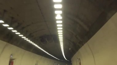 Yunanistan 'ın Moreloponese kentindeki otoban tüneli