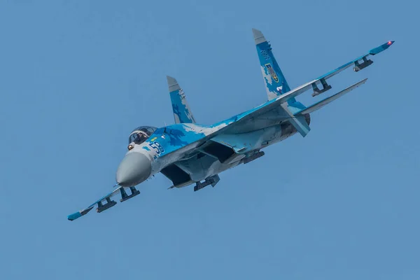 2017年8月27日 乌克兰空军Su Ab战斗机飞越拉多姆机场 图库图片