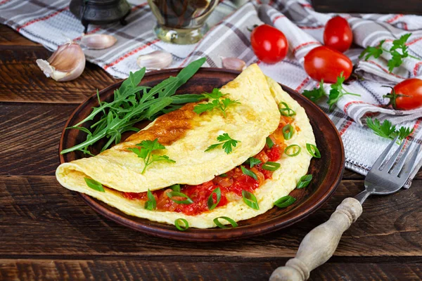 Omelette Con Cipolla Fritta Pomodori Uova Fritte Con Erbe — Foto Stock