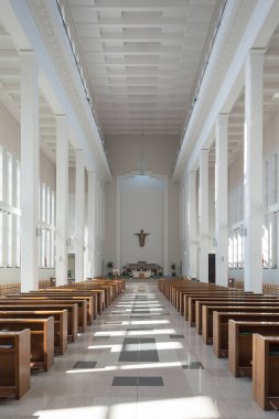 Kaunas, Litvanya 16 AĞUSTOS 2023. Kaunas, Efendimiz İsa Mesih 'in Diriliş Bazilikası, kilisenin içi.