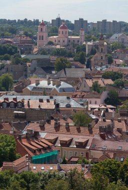 Vilnius 'un başkenti Litvanya' nın kil çatıları