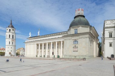 Vilnius, Litvanya 11 Temmuz 2023. St. Stanislaus Katedral Bazilikası ve Vilnius St Ladislaus