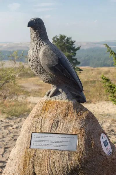 Nida Neringa Agosto 2023 Lituania Scultpre Del Águila Monumento Dedicado Imagen De Stock