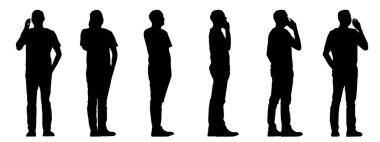  Beyaz üzerine izole edilmiş farklı perspektiflerden yürüyen genç bir adamın kavramsal siyah silüeti. Sıradan, moda, rahatlama, boş zaman ve yaşam tarzı için bir metafor. 