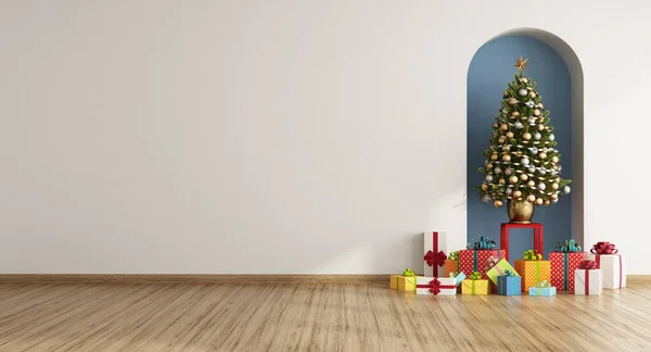白色客厅 有圣诞树和蓝色壁龛的礼物 3D渲染 图库照片