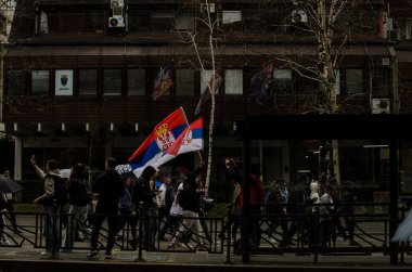 15 Mart 2025 - Belgrad, Sırbistan. Öğrenciler, kubbenin düşüşünün kurbanlarının anısına 15 'inci ve 15' inci olarak adlandırılan protestoya bütün Sırp vatandaşlarını davet ettiler. Protesto yolsuzluğa karşı.