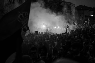 15 Mart 2025 - Belgrad, Sırbistan. Yozlaşmış sistemin tüm insanları ve kurbanları için adalet arayan öğrencilerin düzenlediği bir protestoda, Sırbistan tarihindeki en fazla sayıda insan.