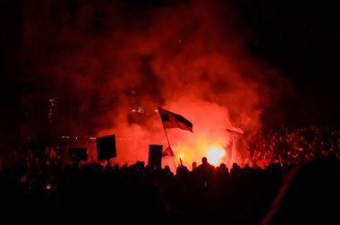 15 Mart 2025 - Belgrad, Sırbistan. Yozlaşmış sistemin tüm insanları ve kurbanları için adalet isteyen öğrenciler tarafından tarihteki en büyük toplantı.. 