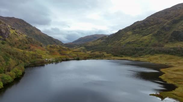 Loch Elit Szkocji Jesiennym Widoku Powietrza — Wideo stockowe