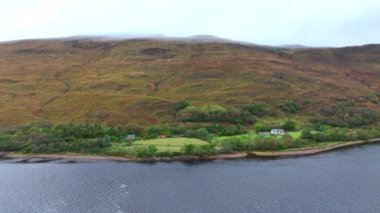 Fort William İskoçya 'daki Linnhe Gölü kıyıları ve manzarası