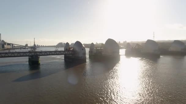 Thames Barrier Londen Een Bescherming Tegen Hoogwater Overstromend Water — Stockvideo