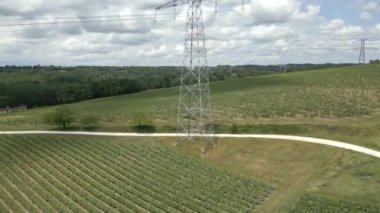 Kırsal Hava Görünümlü Elektrik Hattı Kulesi