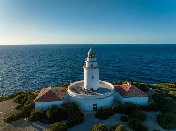 İbiza 'daki Illa Sa Conillera Adası' ndaki deniz feneri.