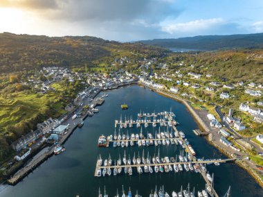 İskoçya Havacılık Manzaralı Tarbert Balıkçı Köyü