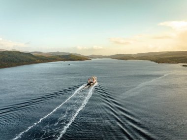 Feribot Nakliye Aracı Yolcuları ve Kargo Hava Görüntüsü