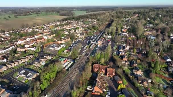 ディグズウェル駅に停車する列車の空中展望 — ストック動画