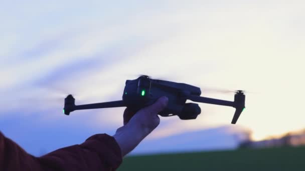 Despegue Aterrizaje Drones Vuelo Pilotados Palma Mano — Vídeo de stock
